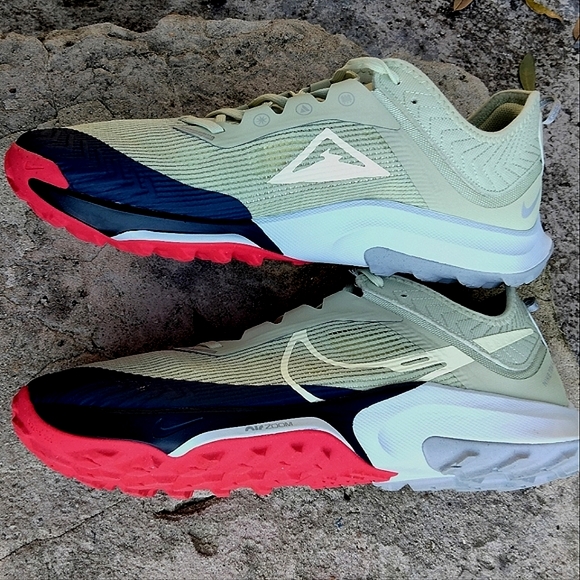 Nike Air Zoom Terra Kiger 8 Trail Running Shoes Olive Aura